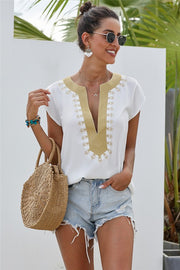 SHORT SLEEVE GOLD DETAILED NECK PRINTED TOP