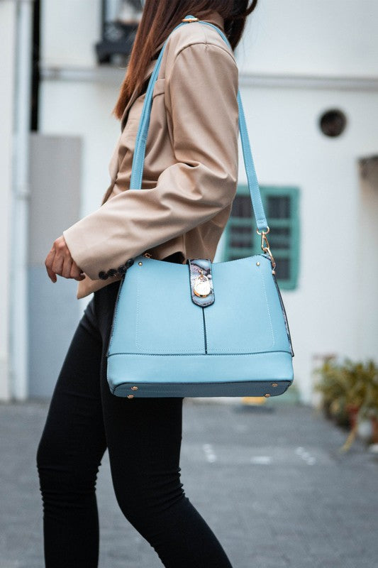 Unlock Sophisticated Looks and Modern Femininity: Style Inspiration and Fashion Tips for the MKF Collection Snake Vegan Leather Shoulder Bag