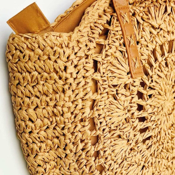 Chic Fashion Tips: Incorporate Modern Femininity with Isla Beach Bag for Elegant Summer Chic Style